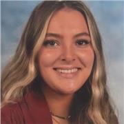 Etudiante en école de commerce donne cours de soutien scolaire dans toutes les matières de la primaire au collège